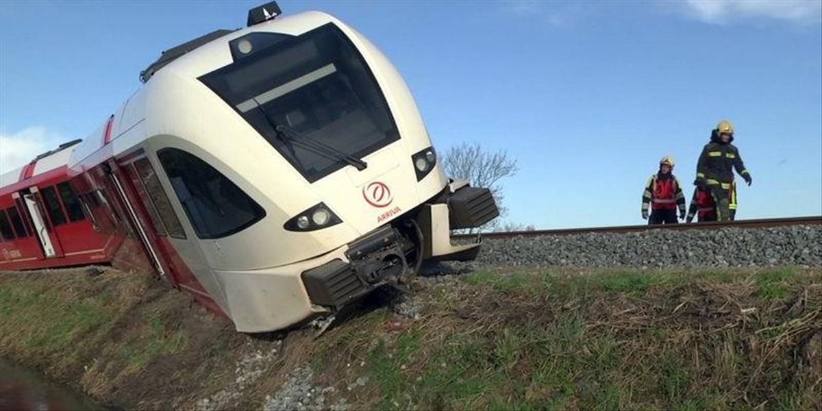 Pri zrážke kamióna s osobným vlakom v Holandsku sa zranilo 18 ľudí