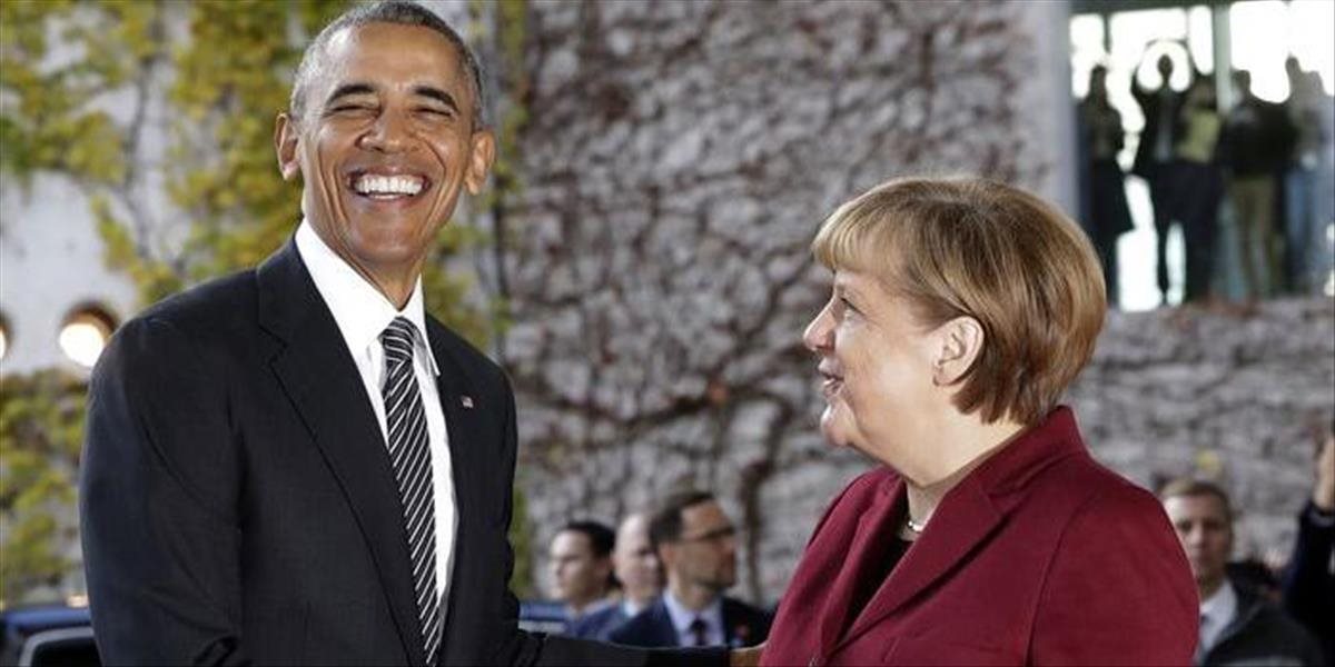 Merkelová dala Obamovi ako rozlúčkový dar tradičnú vianočnú pyramídu