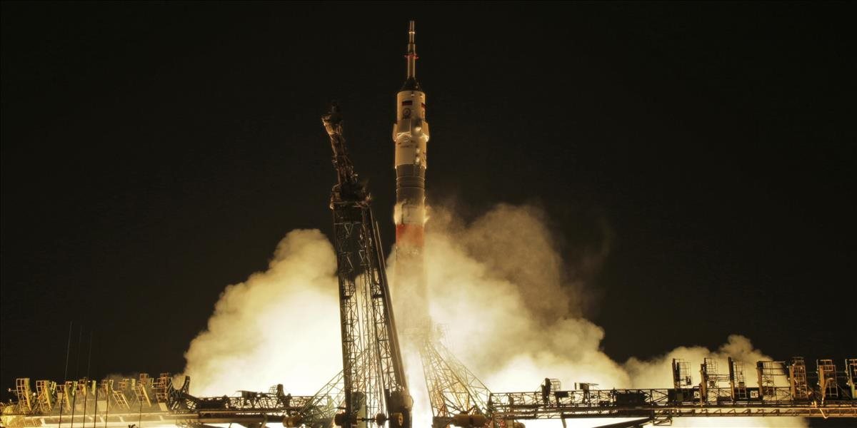 Sojuz s tromi astronautmi dorazil na ISS