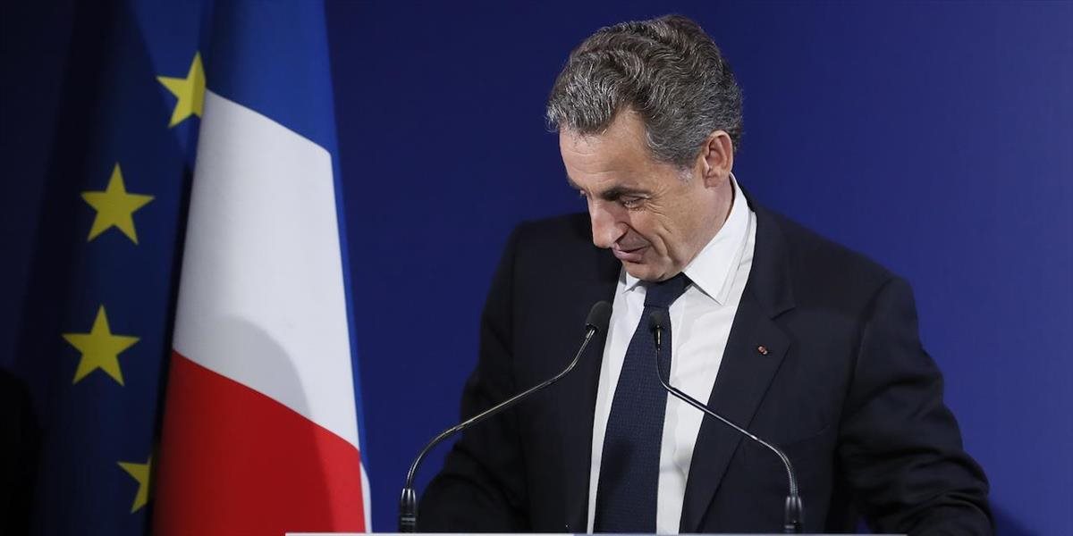 Francúzsky expremiér Sarkozy priznal porážku v prezidentských primárkach