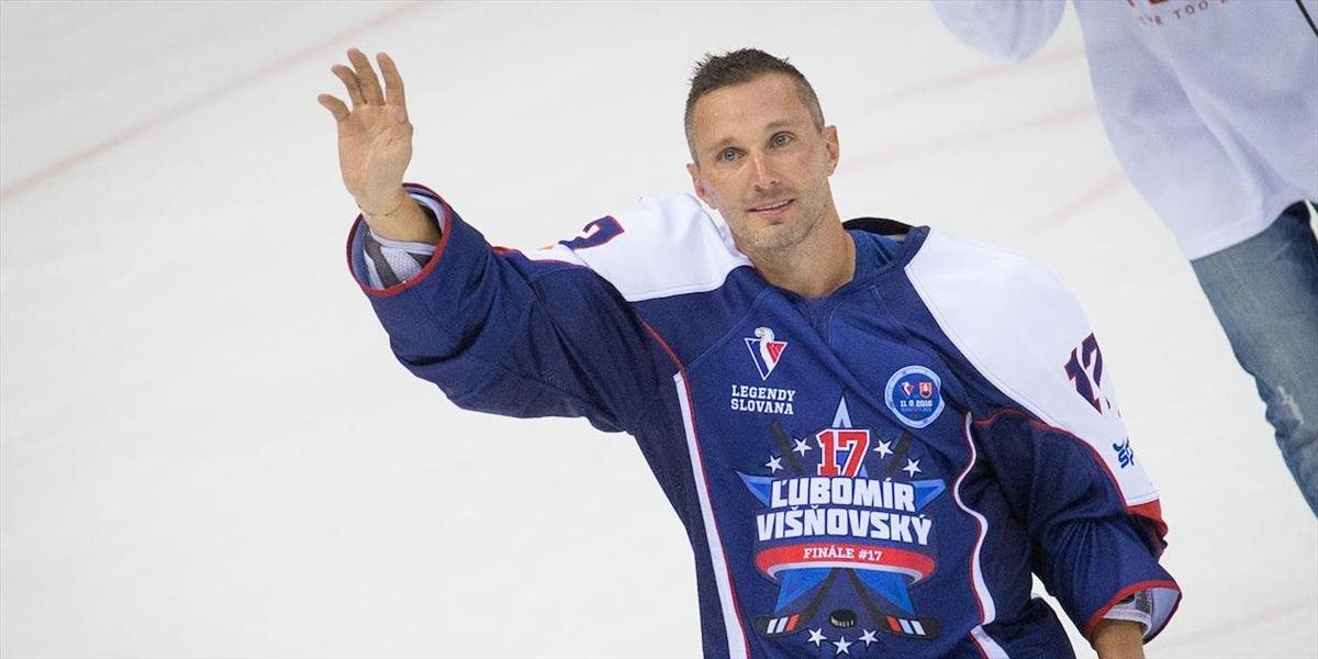 Višňovský pokrstil knihu Hokejoví hrdinovia, prináša profily 53 osobností
