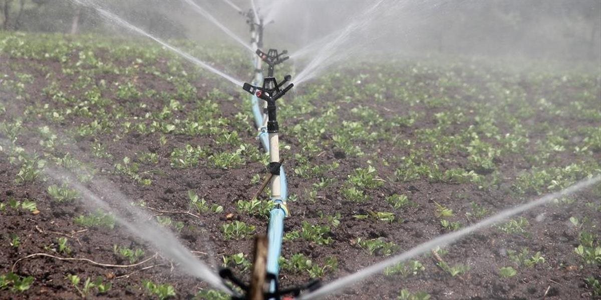 Ministerstvo upravilo výšku poplatku za odber vody na zavlažovanie pôdy