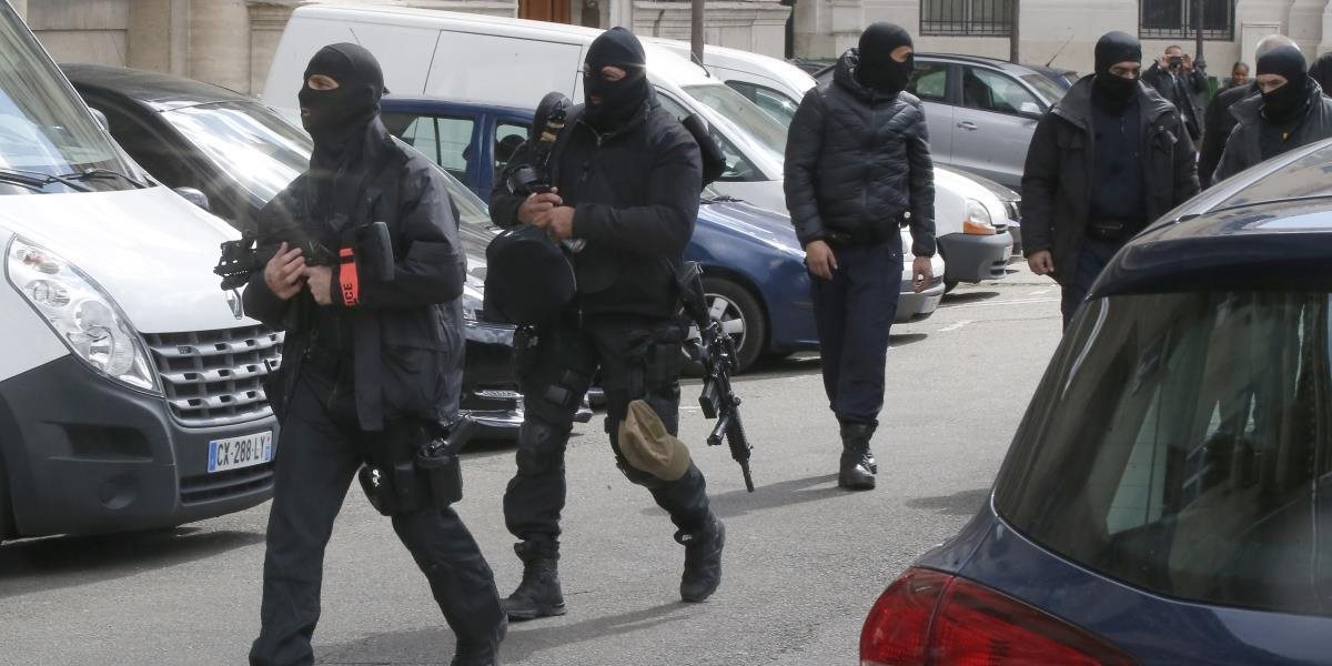 Francúza v pozadí útokov v Paríži a Bruseli zaradili v USA na čiernu listinu