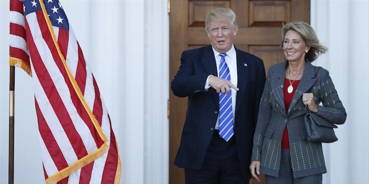 Trumpovou ministerkou školstva bude Betsy DeVosová