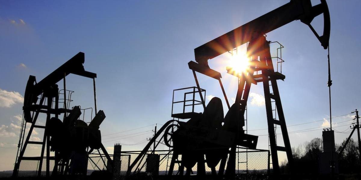Ceny ropy pokračujú v poklese, americká WTI sa obchoduje pod 47,50 USD