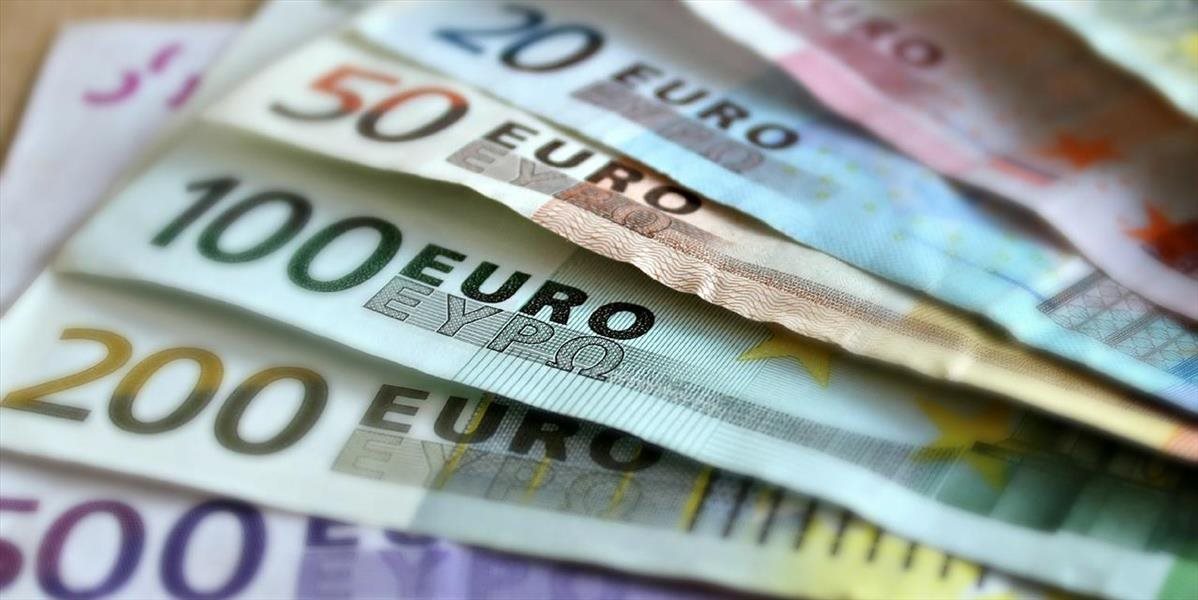 Kurz eura mierne vzrástol na 1,0580 USD/EUR