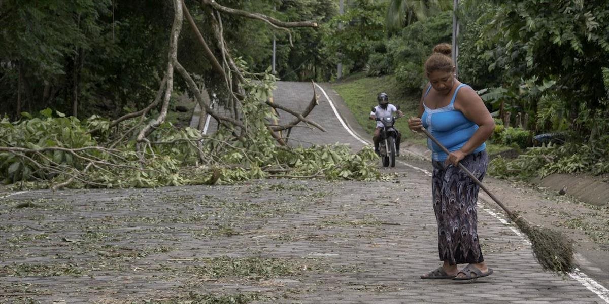 Hurikán Otto si v Kostarike vyžiadal najmenej deväť obetí