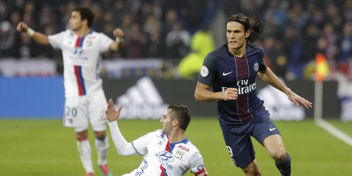 Paríž St. Germain vyhral v 14. kole Ligue 1 v Lyone, rozhodol Cavani