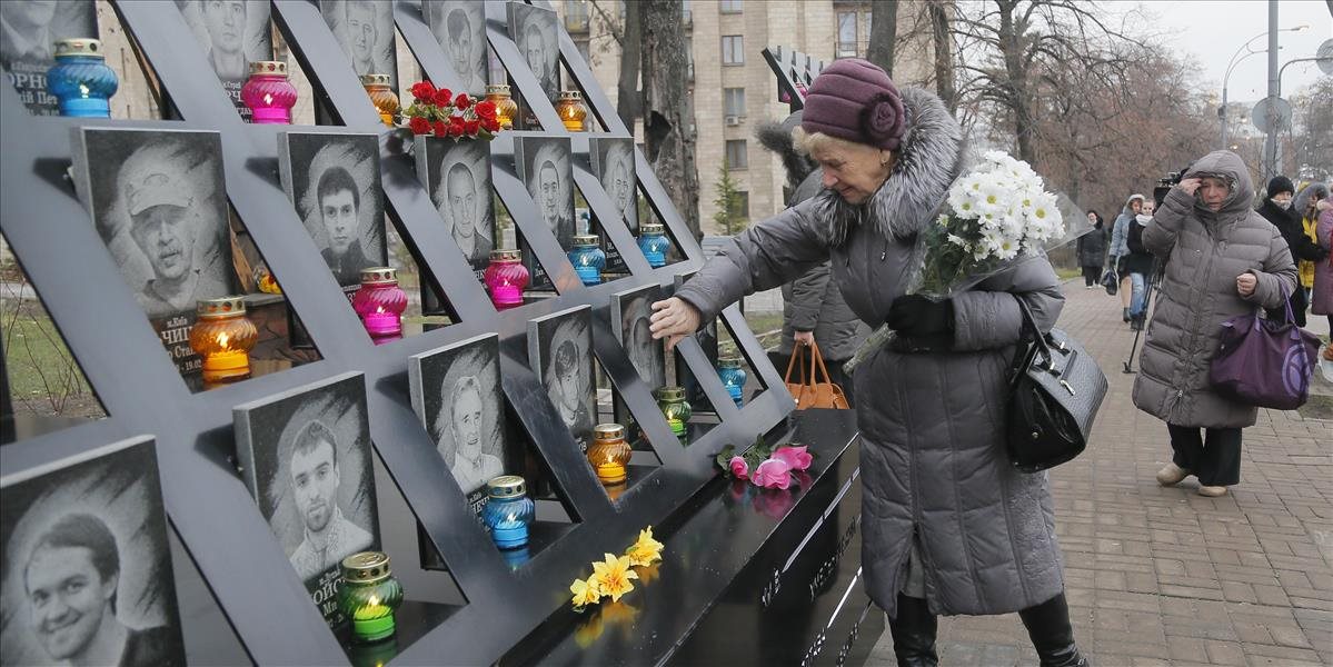 Príbuzní obetí a zranených na Majdane žiadajú pre Janukovyča väzenie