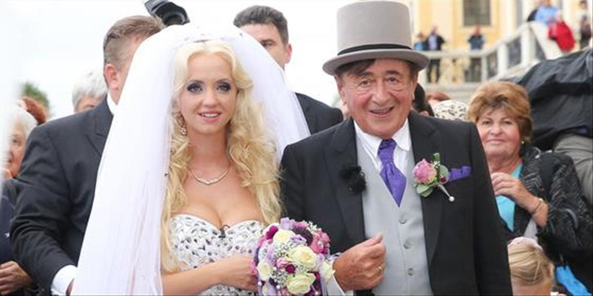 Koniec lásky: Rakúsky podnikateľ Lugner sa čoskoro rozvedie so svojou o 58 rokov mladšou manželkou