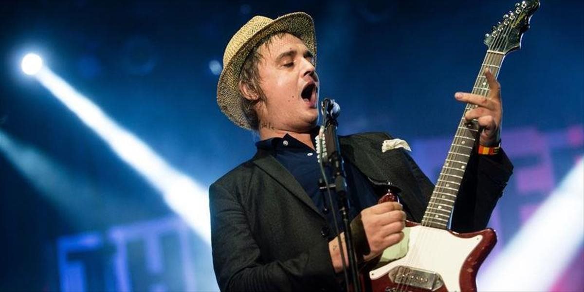VIDEO Spevák Pete Doherty si zahral v klipe kapely Trampolene