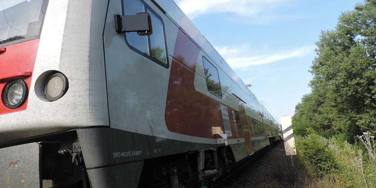 Medzištátny vlak zrazil pri Bratislave muža, zraneniam podľahol