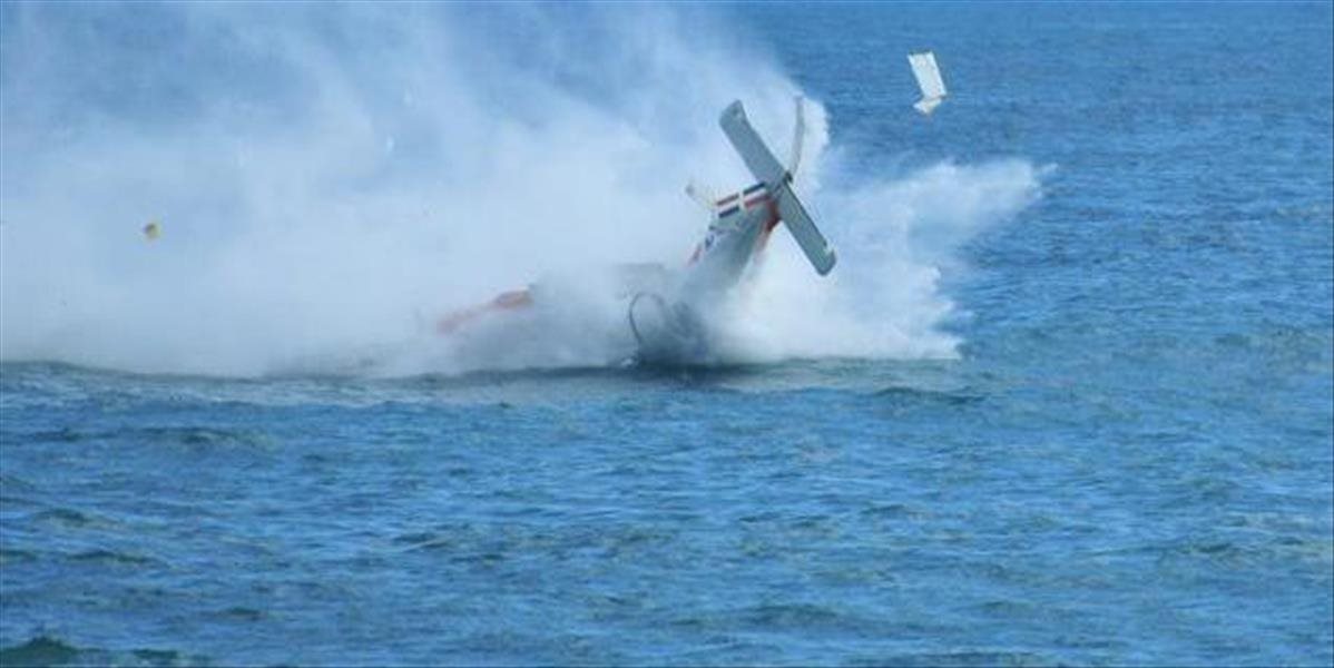 Indonézske policajné lietadlo sa zrútilo do mora