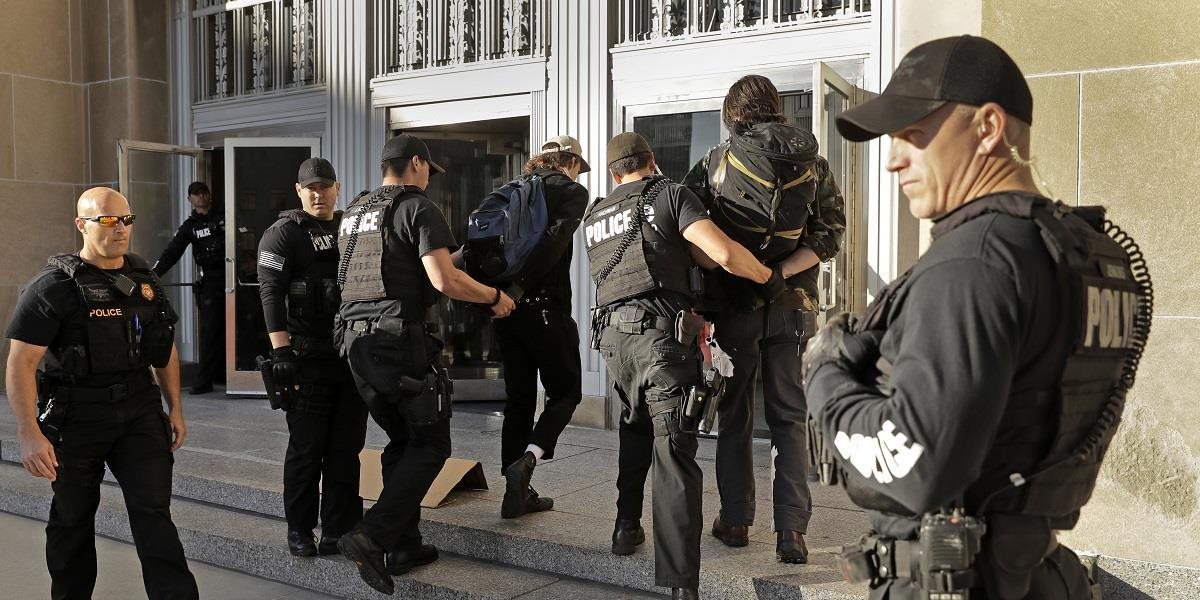 Demonštrácie antiislamistov a ľavičiarov v Kodani sa skončili zatýkaním
