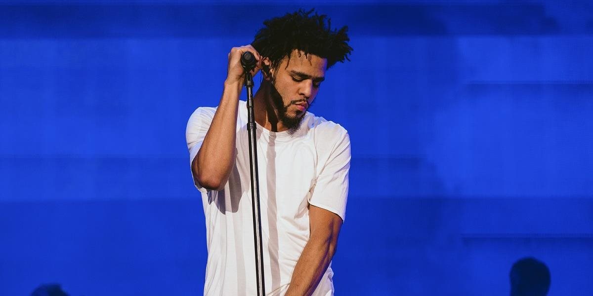 Americký rapper J. Cole predstavil dve skladby z nového albumu
