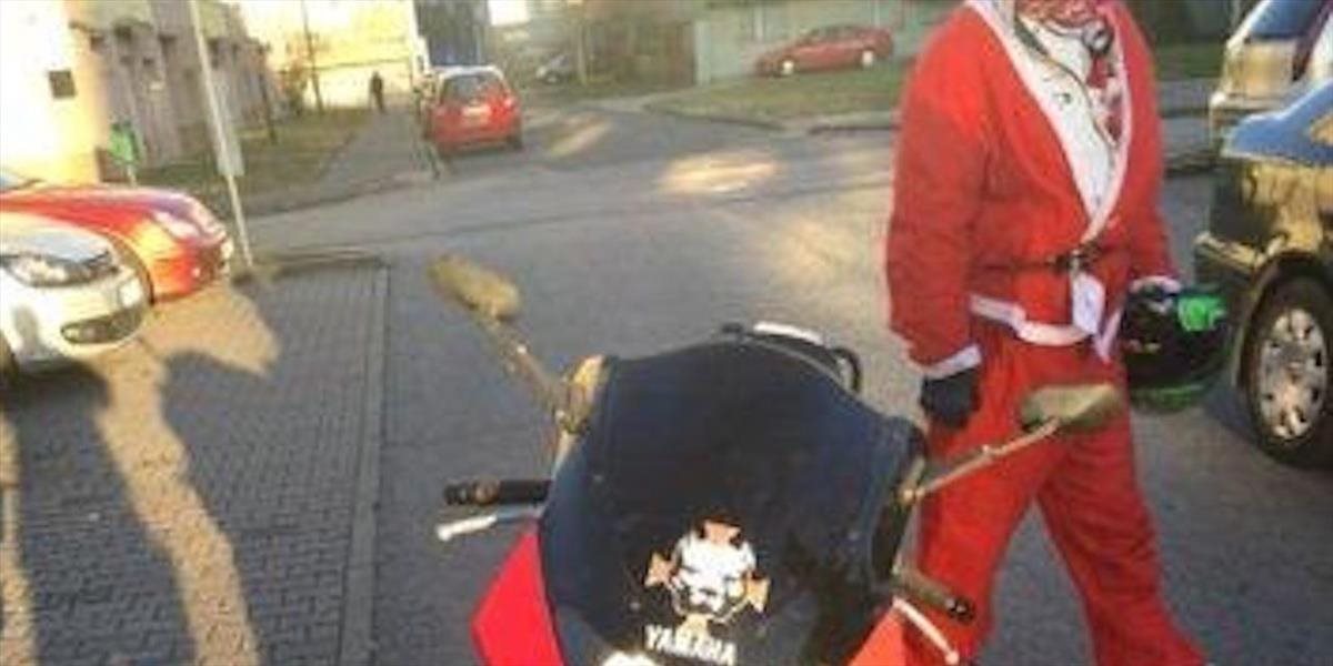 FOTO Polícia zastavila v Bratislave Mikuláša na motorke: Nemal prilbu, telefonoval a jeho motorka bola kradnutá