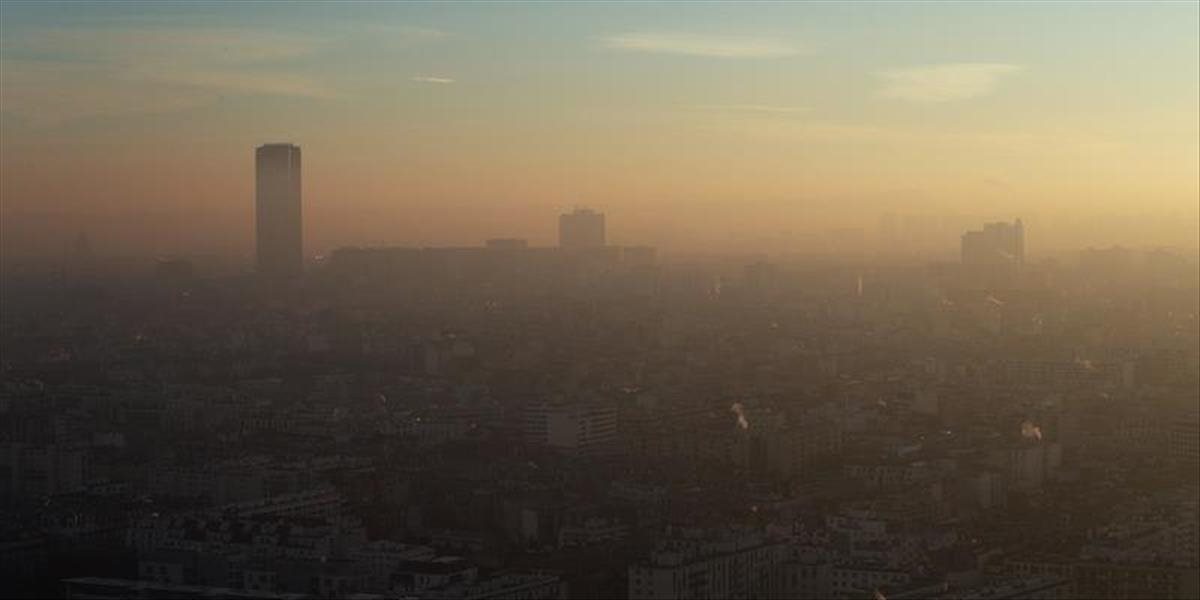 V Paríži a okolí platia kvôli smogu výrazné dopravné obmedzenia