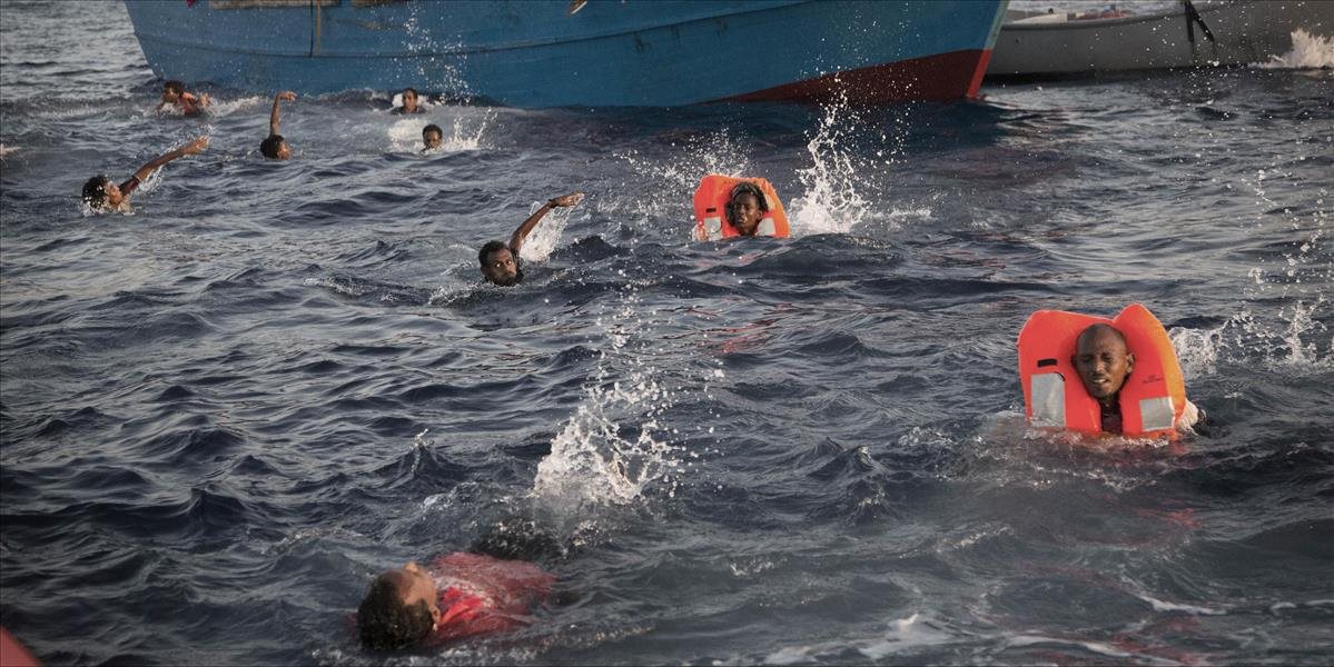 Na trase z Maroka do Európy zahynuli 4 migranti, 34 ďalších zachránili