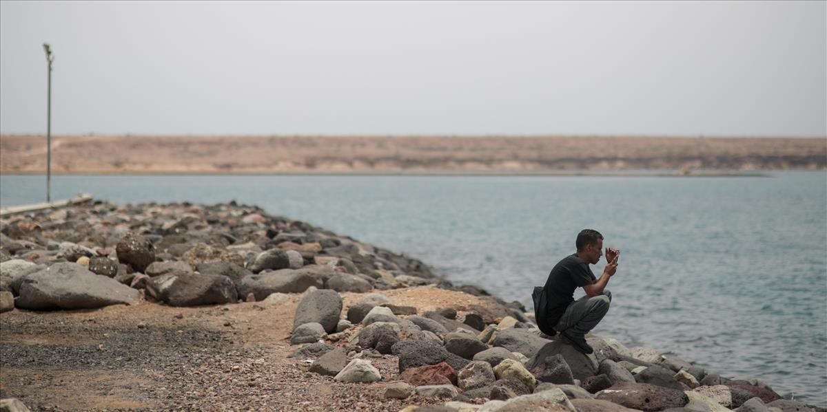 Pri pobreží Jemenu sa potopila loď, nezvestných je 36 ľudí