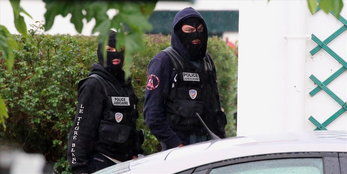 Francúzska polícia zatkla troch podozrivých v kauze vraždy policajtov z júna