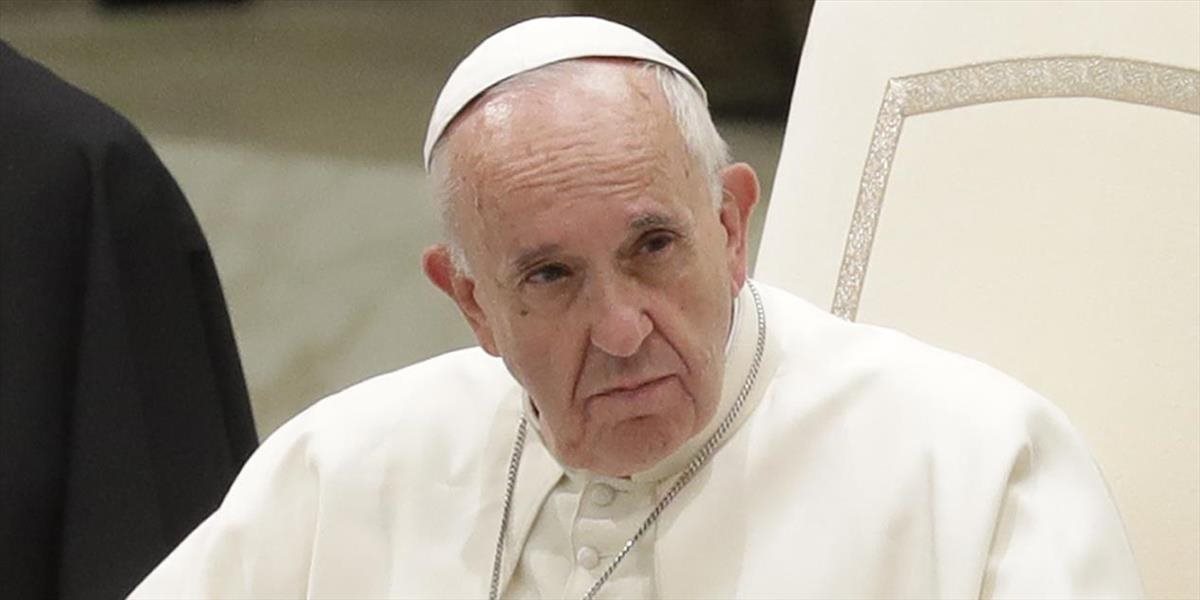 Pápež varoval médiá: Šírenie falošných správ a očierňovanie politikov je hriech