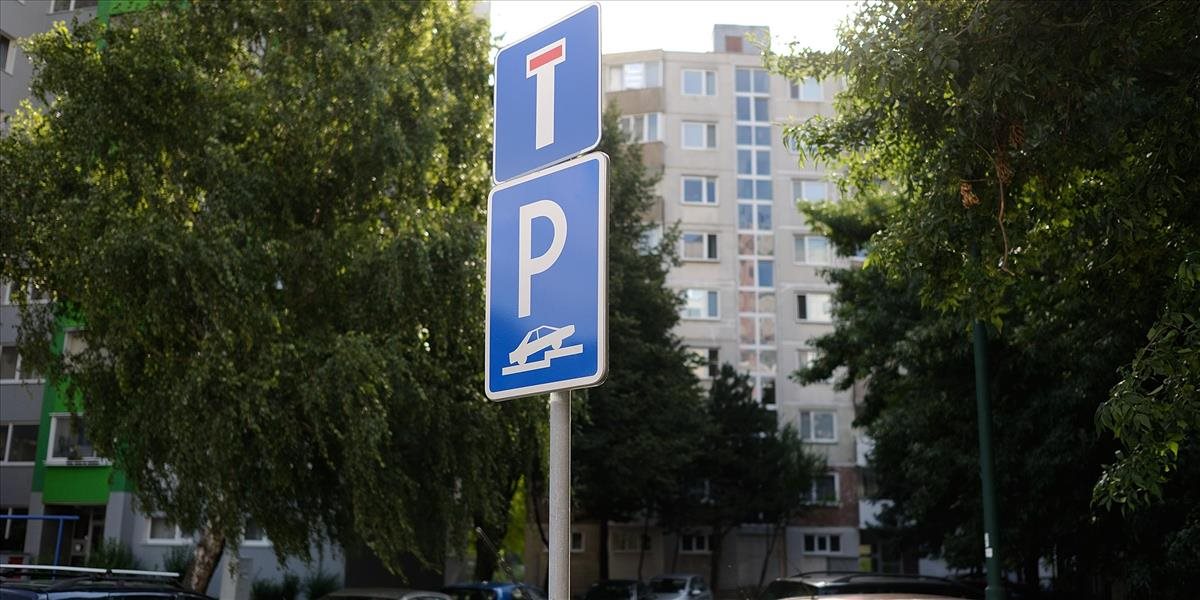 Bratislavskí mestskí poslanci nerozhodli o parkovaní v meste