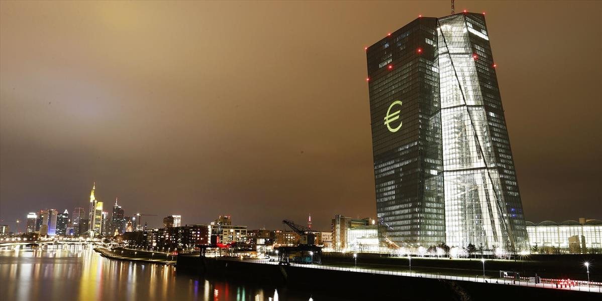 ECB nezmenila úrokové sadzby a predĺžila program nákupu dlhopisov