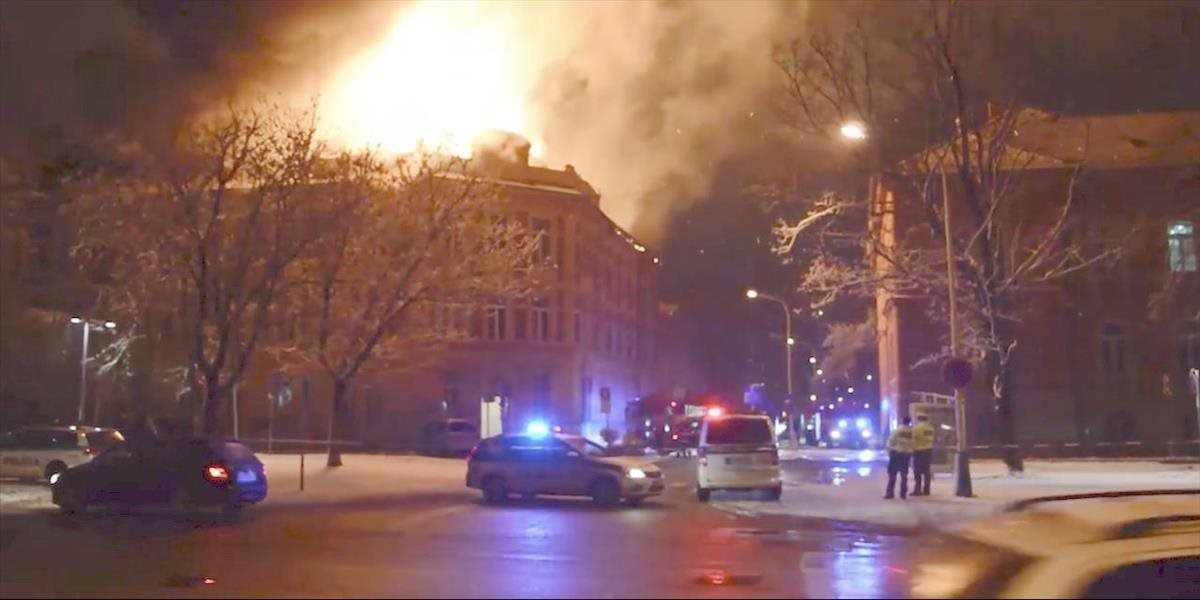 VIDEO Košickú univerzitu zachvátil požiar: Úplne zničená je strecha budovy