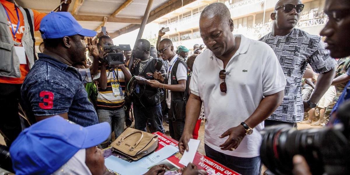 Prezidenta Mahamu porazil vo voľbách v Ghane opozičný kandidát