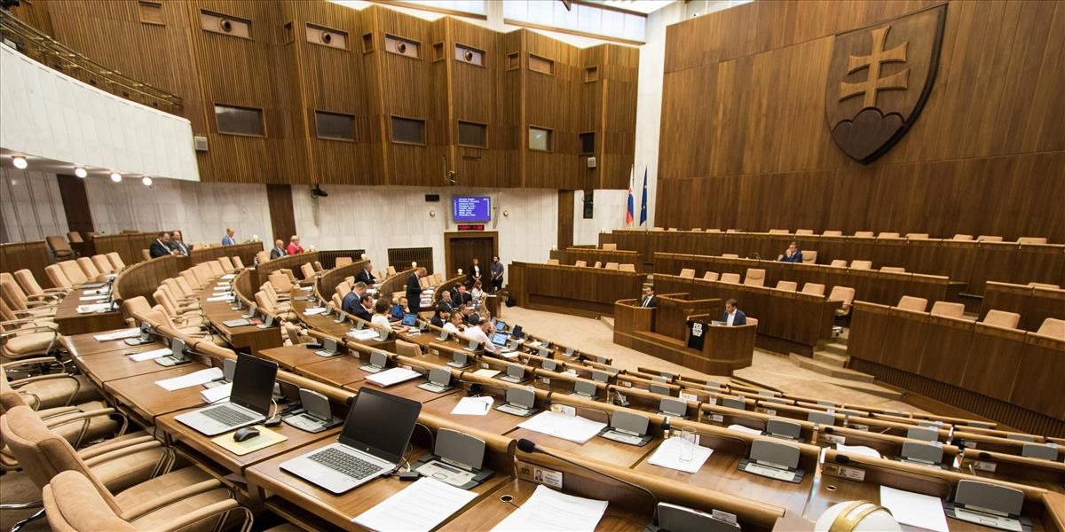 Ministri plánujú v roku 2017 predložiť 68 návrhov zákonov