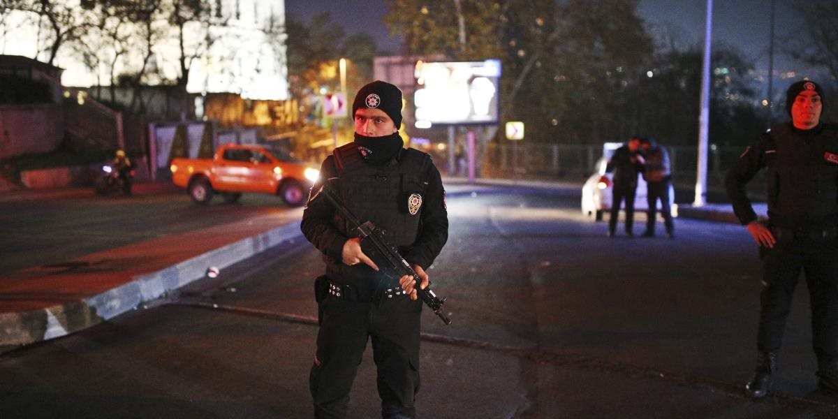 Po sobotňajších bombových útokoch v Turecku zadržali desiatky ľudí