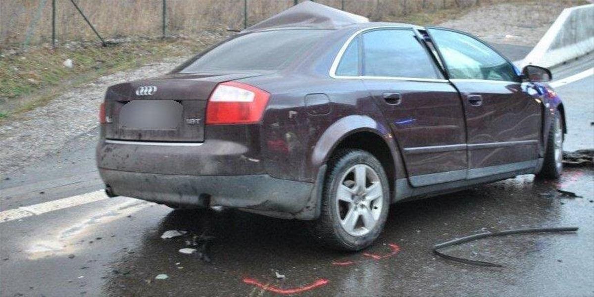 FOTO Tragická nehoda vo Vrútkach: Mladý šofér neprežil zrážku s nákladiakom