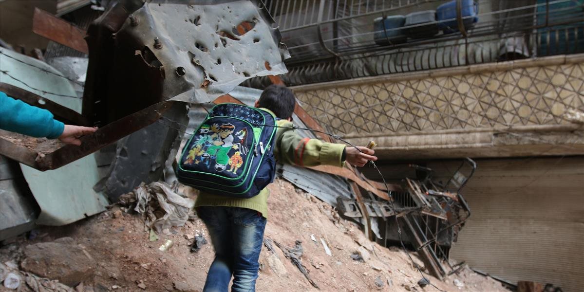 V ostreľovanej budove v Aleppe sú uviaznuté desiatky osamotených detí