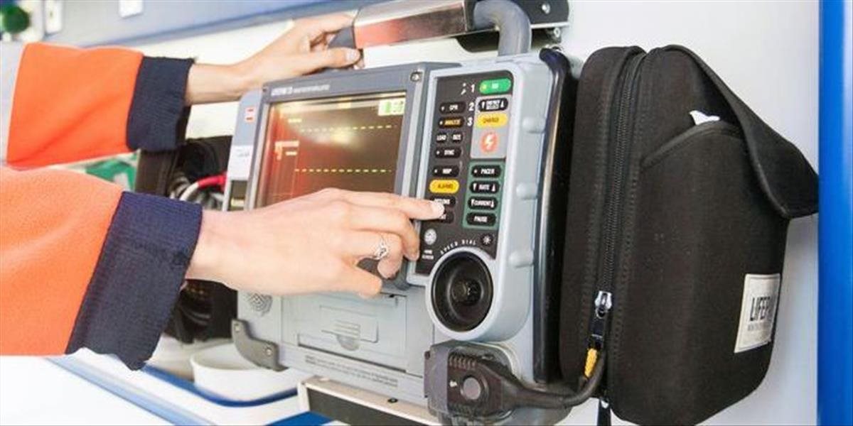 Verejný defibrilátor v Nitre umožní aj laikovi zachrániť ľudský život