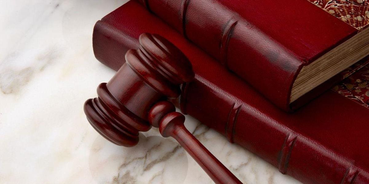 Začal proces s exriaditeľom tajných Romanom M., vypovedal aj Spišiak