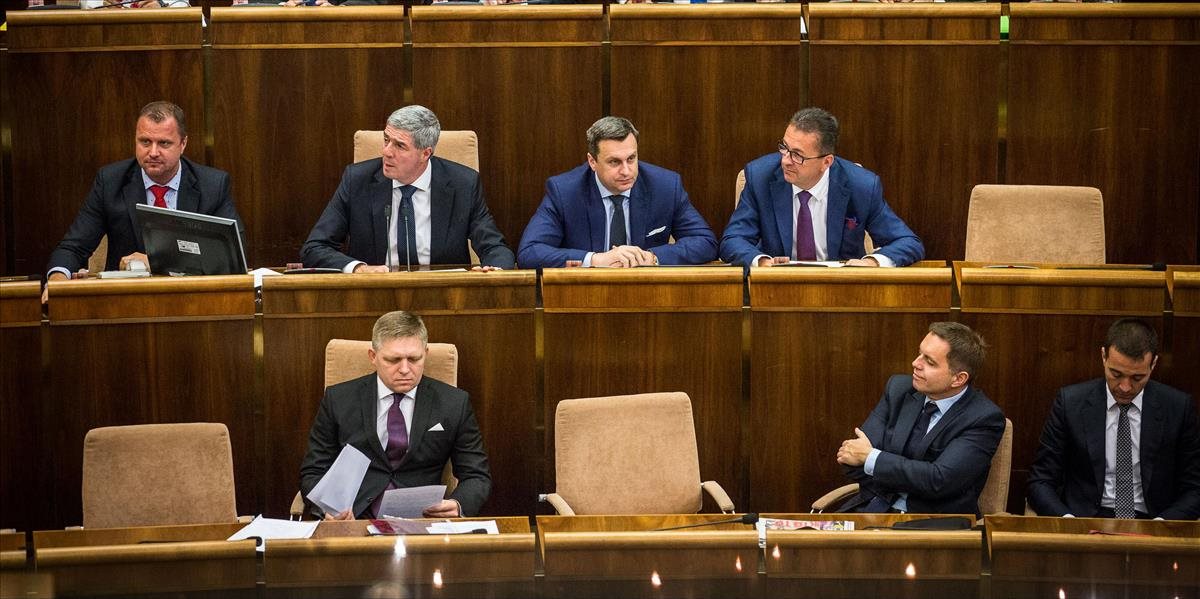 Ministri plánujú v roku 2017 predložiť 68 návrhov zákonov