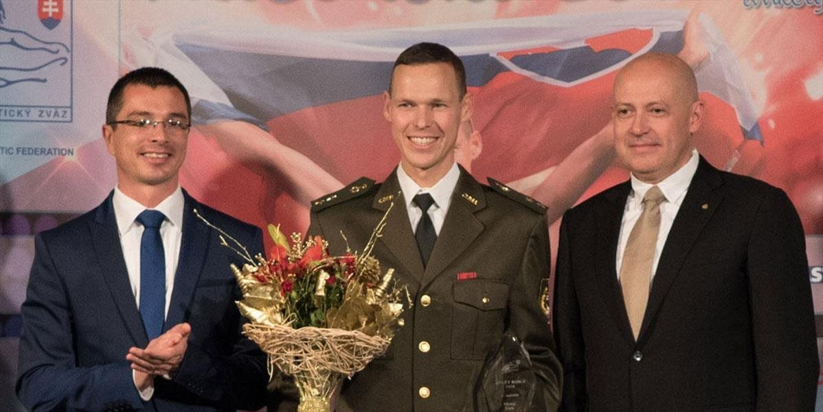 FOTO Matej Tóth si zaspieval so Samom Tomečkom, oslavovalo sa do neskorej noci