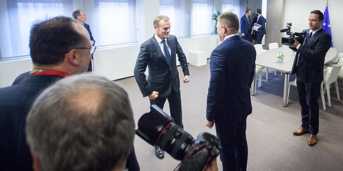 Tusk: EÚ nie je pri pomoci Sýrii efektívna, silou sa ale konflikt vyriešiť nedá