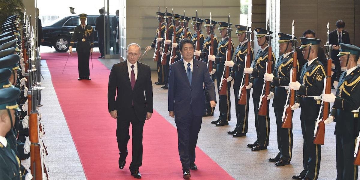 Japonsko počas Putinovej návštevy ohlásilo uvoľnenie vízového režimu pre Rusov