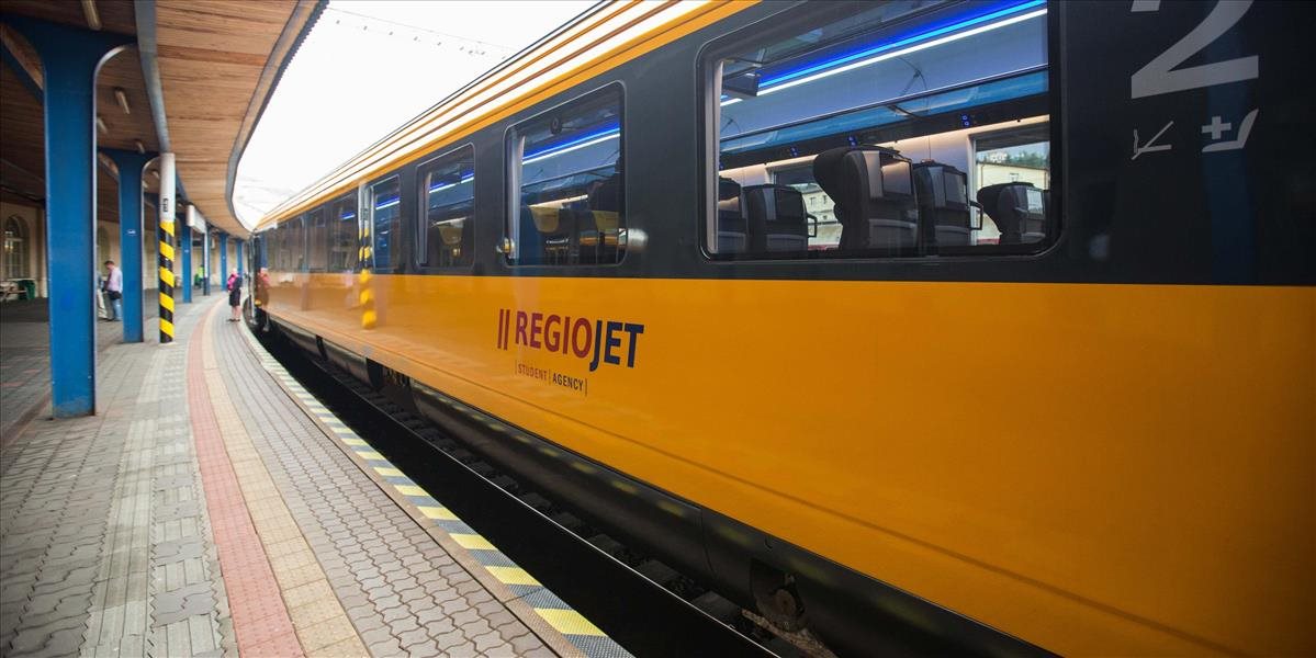 RegioJet nedodržuje zmluvnú kapacitu vlakov do Komárna, Érsek žiada nápravu
