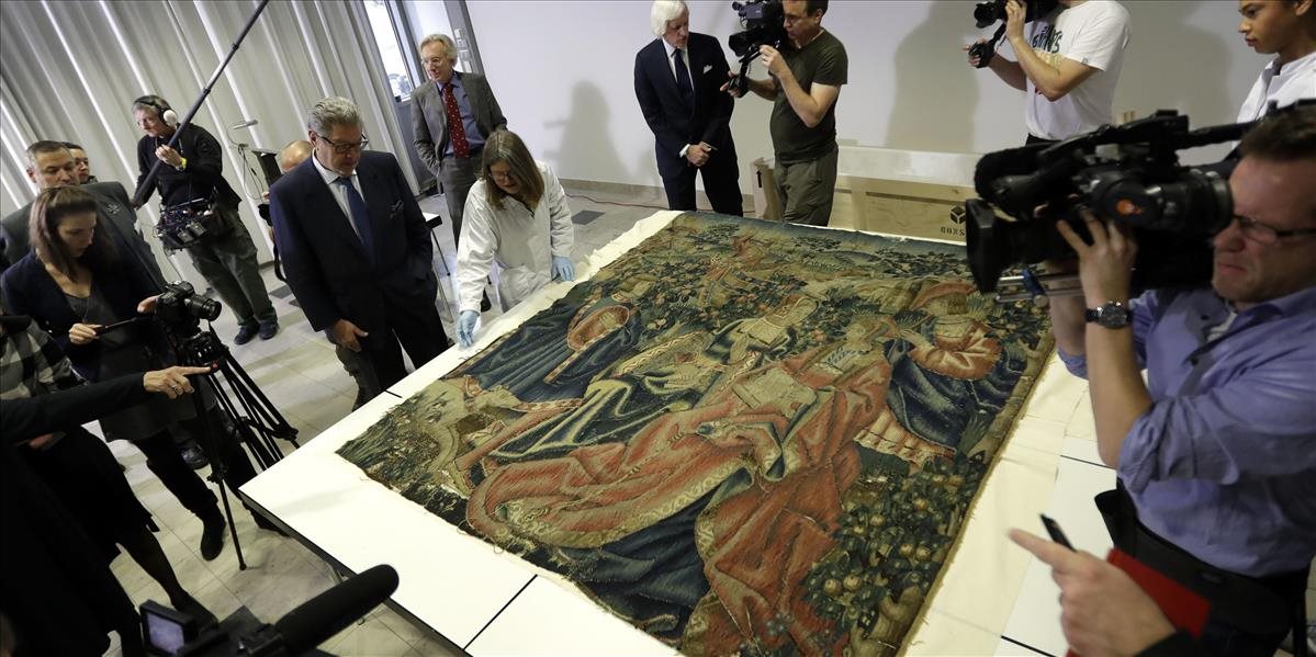 FOTO Historická tapiséria z Hitlerovho horského sídla sa vrátila do Bavorska