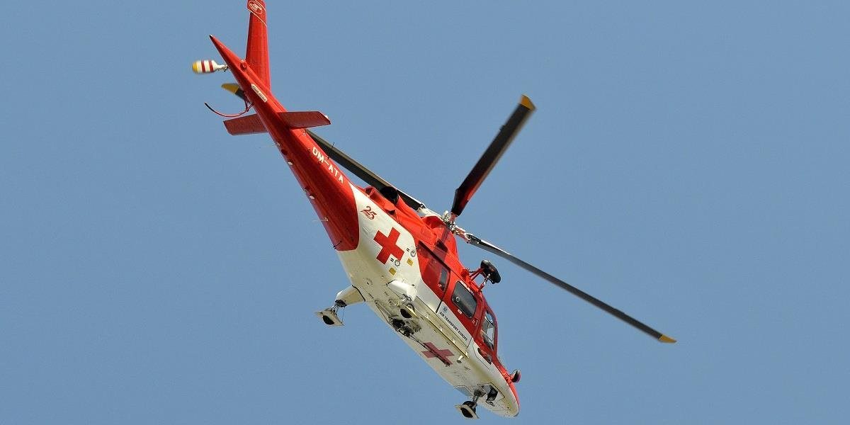 Zranené 5-ročné dieťa po autonehode musel odviezť vrtuľník