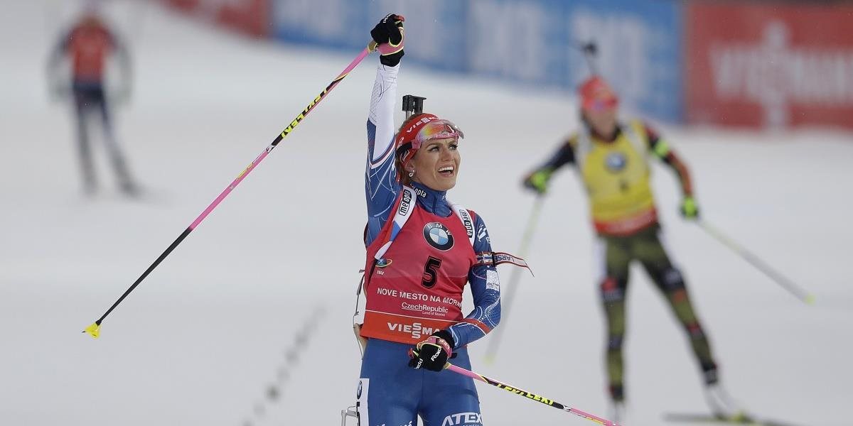 Česká biatlonistka Gabriela Koukalová v nedeľu nadchla domácich fanúšikov