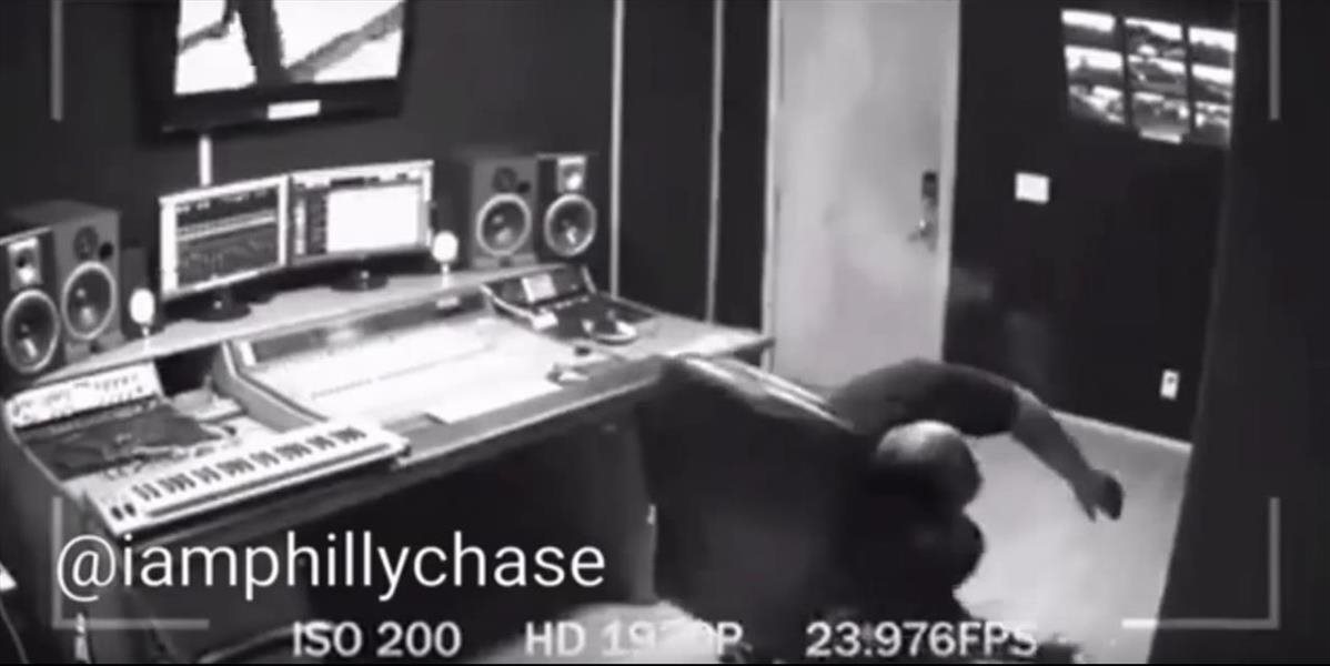 VIDEO Rapper Cee Lo Green zažil šok: Telefón mu vybuchol rovno pri uchu!