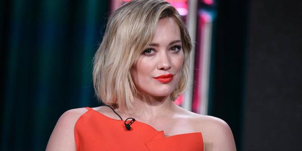 Hilary Duff: Vydávala som sa príliš mladá