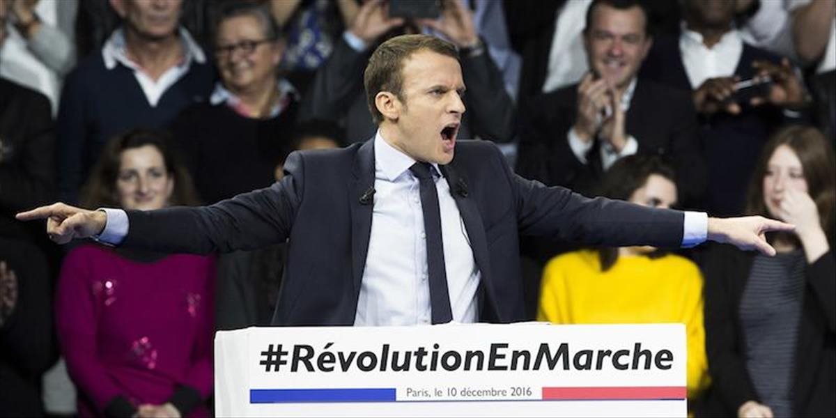 Najobľúbenejším politikom vo Francúzsku je exminister hospodárstva Macron