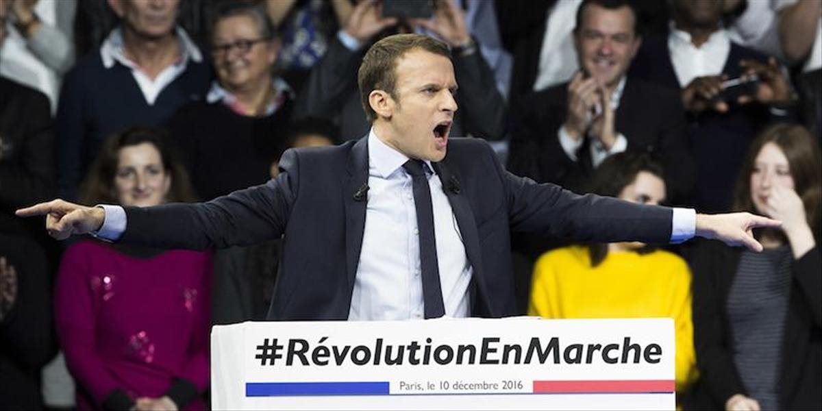 Najobľúbenejším politikom vo Francúzsku je exminister hospodárstva Macron