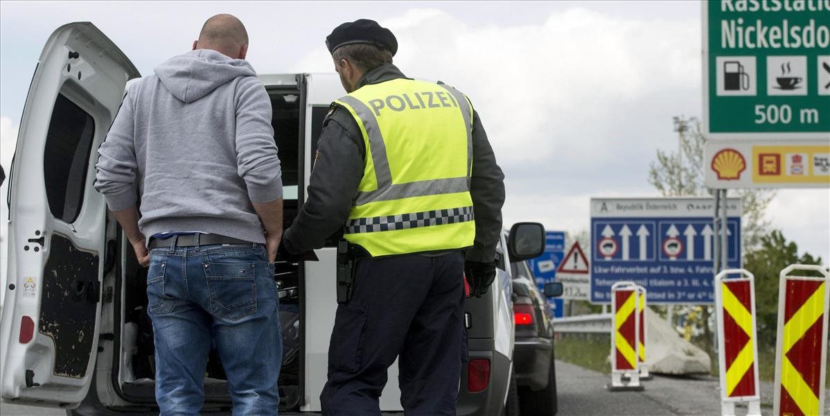 Rakúska polícia rozbila sieť pašerákov, ktorá do Európy dostala vyše 10-tisíc ľudí