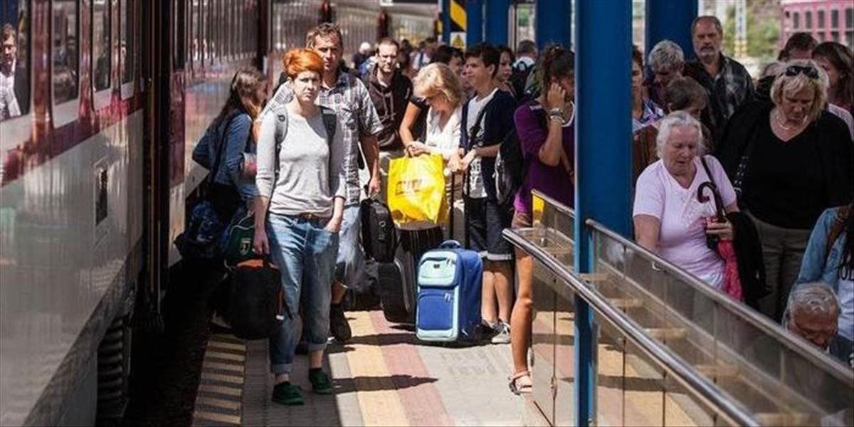 IC vlaky sú pred Vianocami takmer vypredané, záujem stúpa aj o rýchliky