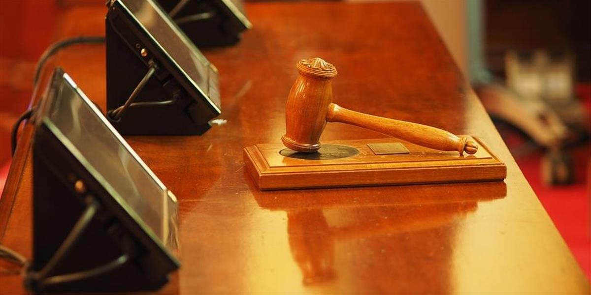 Podvodník na súde neuspel,  ostane vo väzení